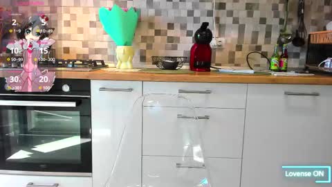 eveeevian online show from October 2025 09:19:02 AM