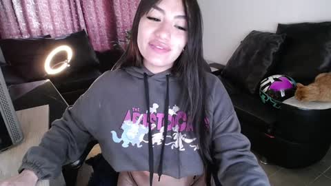 Snapshot of eveelyn_20 chatting on January 2025 06:38:02 PM Kissed by an angel IG evee lyn20 online show from January 2025 06:38:02 PM