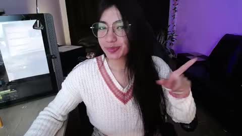 Snapshot of eveelyn_20 chatting on February 2025 06:04:01 AM Kissed by an angel IG evee lyn20 online show from February 2025 06:04:01 AM