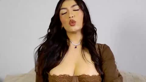 Snapshot of eveelyn_20 chatting on April 2026 03:04:02 AM Kissed by an angel IG evee lyn20 online show from April 2026 03:04:02 AM