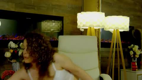 EveHamilton online show from February 2025 09:25:01 PM