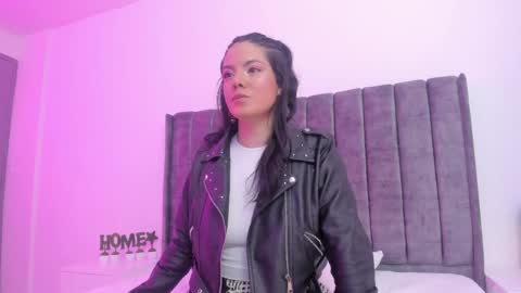 evelin__thompsson online show from April 2026 01:27:02 AM