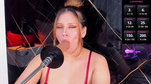 EVELIN online show from September 2025 12:19:01 PM