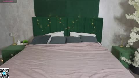 Evelina online show from April 2026 01:00:01 AM