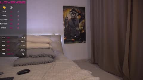 Evelina online show from September 2025 01:35:01 PM