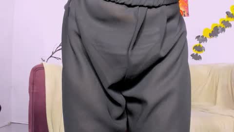 evelina online show from October 2025 07:05:02 PM