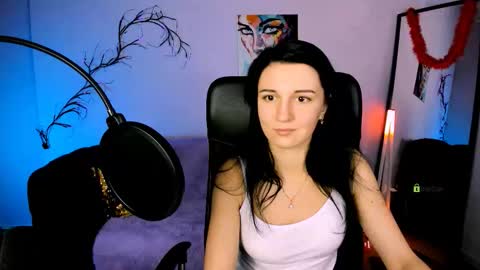 evelina online show from November 2025 01:32:02 PM