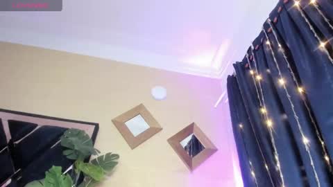 Snapshot of evelyn__rose1 chatting on April 2026 01:52:01 AM evelyn__rose1 online show from April 2026 01:52:01 AM
