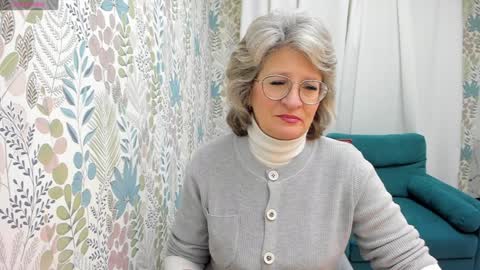 Snapshot of evelynblissful chatting on December 2024 05:05:02 AM Evelyn online show from December 2024 05:05:02 AM