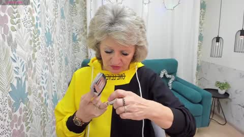 Snapshot of evelynblissful chatting on December 2024 05:04:02 AM Evelyn online show from December 2024 05:04:02 AM