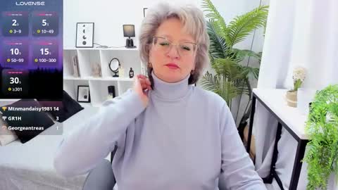 Snapshot of evelynblissful chatting on November 2025 05:19:02 AM Evelyn online show from November 2025 05:19:02 AM