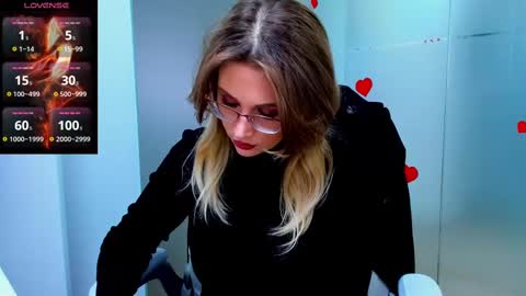 evelyne_rose online show from February 2025 06:21:02 AM