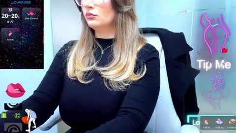 evelyne_rose online show from April 2026 05:07:02 AM