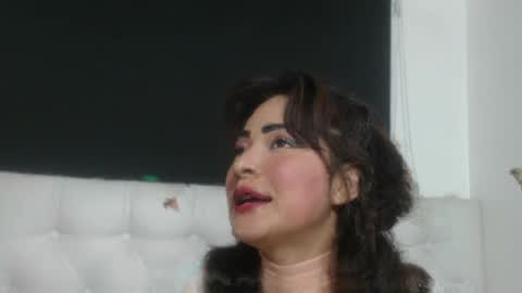 Evelyne online show from April 2026 04:35:02 AM