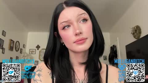 Evelyn online show from May 2026 09:22:02 PM