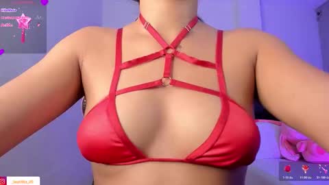 Snapshot of evelynhoward23 chatting on February 2026 03:54:01 AM LAURA SOFIA INDEPENDENT MODEL FOLLOW ME NOW ALMOST 10000 FOLLOWERS online show from February 2026 03:54:01 AM