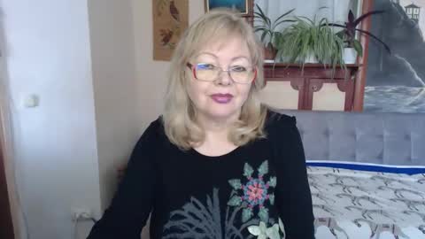 Snapshot of evelynloveshy chatting on February 2026 11:59:01 AM BarbaraBlondy online show from February 2026 11:59:01 AM