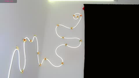 everlin_01 online show from June 2026 03:00:01 AM