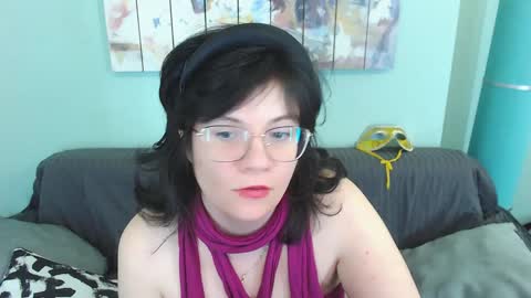 Everly online show from February 2025 06:28:01 PM