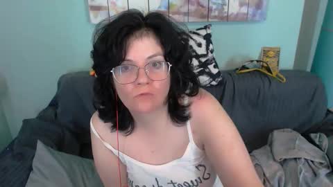 Everly online show from September 2025 07:27:02 PM