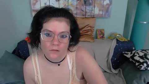 Everly online show from November 2025 12:05:01 PM