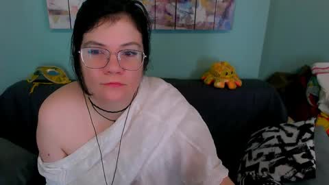 Everly online show from April 2026 02:40:02 AM