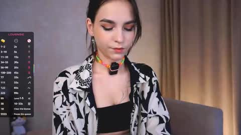 Anita online show from October 2025 02:41:02 AM