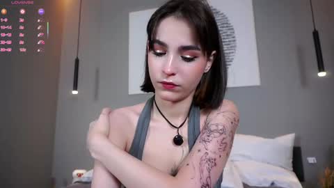 Anita online show from November 2025 04:40:02 AM