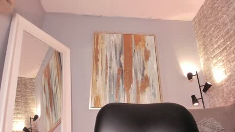 Sophia online show from January 2025 10:44:02 PM