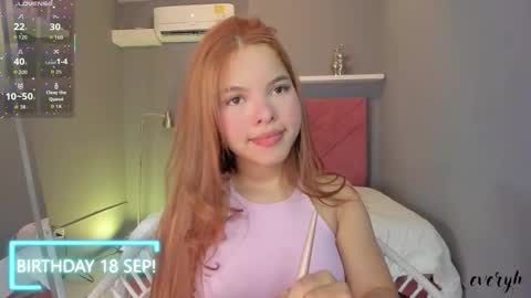 Sophia online show from September 2025 07:48:01 PM