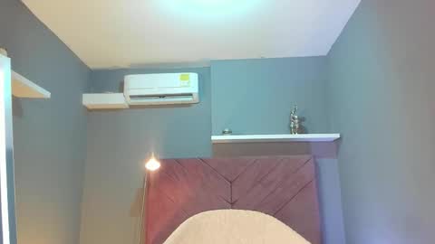 Sophia online show from September 2025 07:41:01 PM