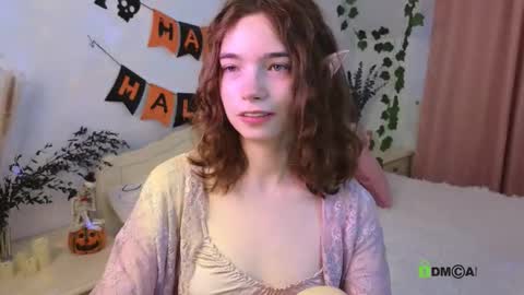 evi_brook online show from October 2025 01:44:02 PM