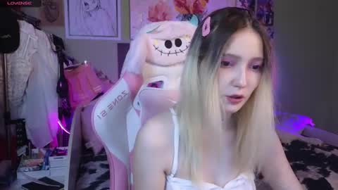 Evie online show from February 2025 11:11:01 PM