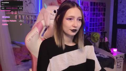 Snapshot of evie_rosen chatting on January 2026 01:04:02 PM Evie online show from January 2026 01:04:02 PM