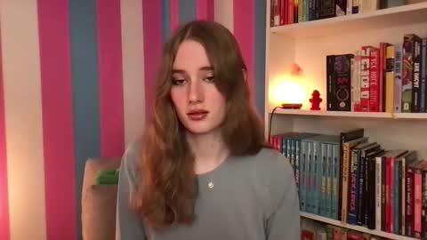 Evie3 online show from October 2025 07:02:01 PM