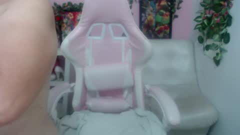 Pamela  online show from October 2025 06:49:02 PM