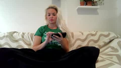 Badblondebunny online show from January 2025 12:18:01 AM