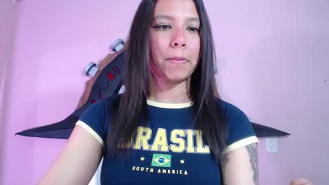 Im Evy online show from October 2025 04:51:02 PM