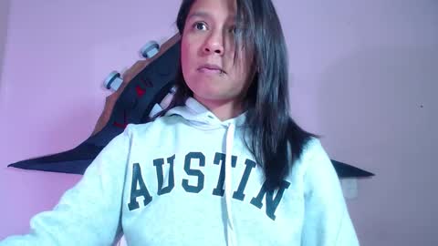 Im Evy online show from December 2025 01:25:02 AM