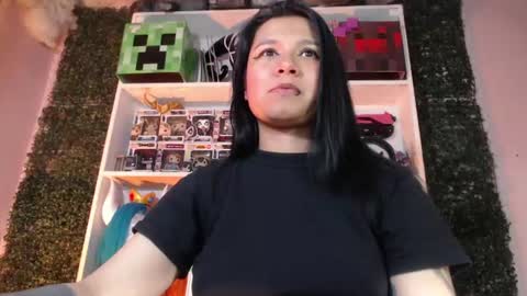 Snapshot of evybubbles_ chatting on June 2026 02:05:02 AM Im Evy online show from June 2026 02:05:02 AM