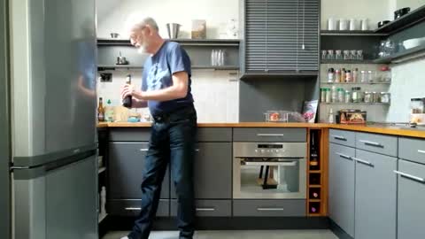 Naaktloper online show from January 2026 02:21:02 PM