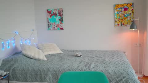 ewelynscott online show from October 2025 06:57:02 AM