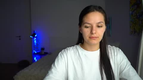 ewelynscott online show from November 2025 11:09:01 PM