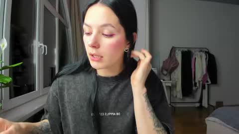 ewelynscott online show from February 2026 09:31:01 PM