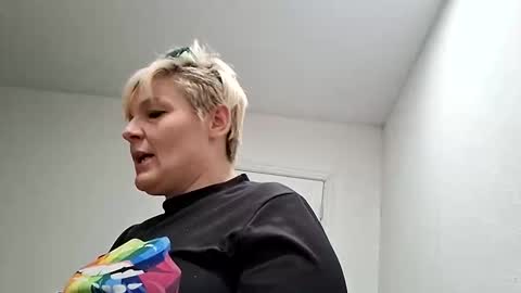 Snapshot of excitmama chatting on March 2026 11:40:01 PM excitmama online show from March 2026 11:40:01 PM