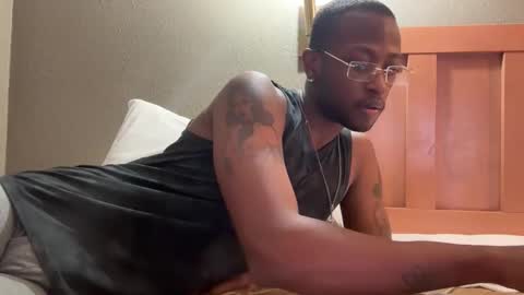 exhibitionvoyeurlive online show from November 2025 06:01:01 AM