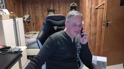 Snapshot of exibe1219 chatting on January 2025 03:36:02 PM exibe1219 online show from January 2025 03:36:02 PM