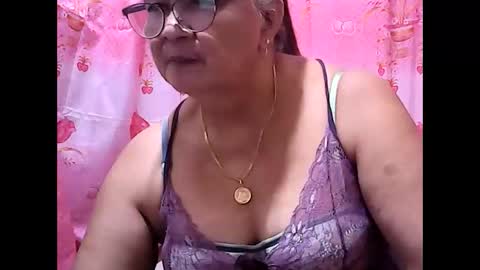 exotic_mom2024 online show from February 2025 01:57:01 AM