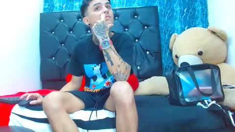 exotichot_couple online show from January 2025 07:58:01 AM