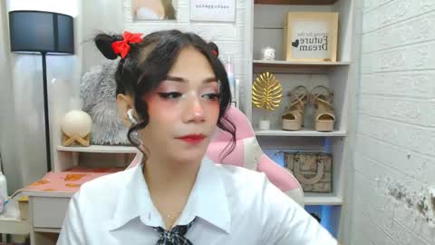 Snapshot of exotictssavie chatting on November 2025 06:35:02 PM exotictssavie online show from November 2025 06:35:02 PM